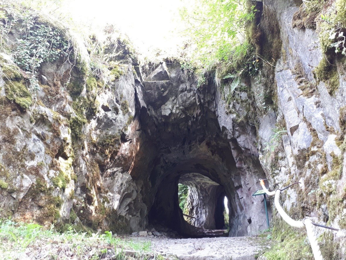 Tunel du château du  Schlossberg à côté du Lac de Kruth Wildenstein 